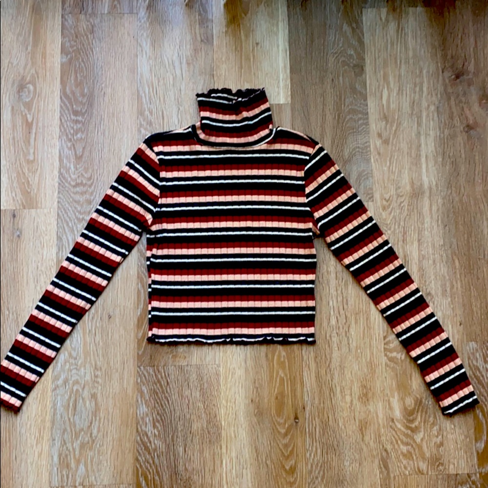 Women’s cropped turtleneck